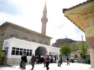 Cami tadilatı tamamlandı