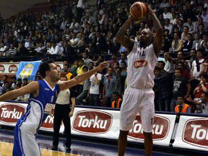 Selçuk Üniversitesi: 73 - G.Antep B.B.L: 72