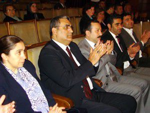 Amatör oyunculardan anlamlı gösteri