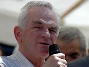 Önder Sav, ezanla-selayı karıştırınca!