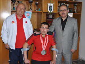 Özel İdare sporcusundan büyük başarı