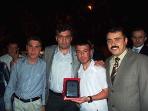 Özel Başak Koleji tiyatro ödülünü aldı