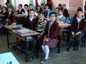 Çocuğunu okula göndermeyen yandı!