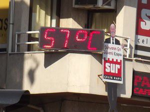 Termometre 57 dereceyi gösterdi