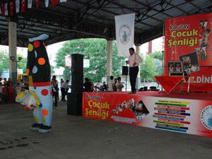 Mahalle şenlikleri başladı