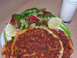 Lahmacun-ayran burada 50 lira