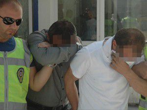 Sahte elkartçılar tutuklandı