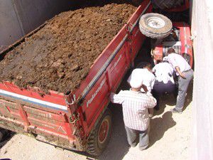 Akşehirde traktör devrildi: 1 ölü!