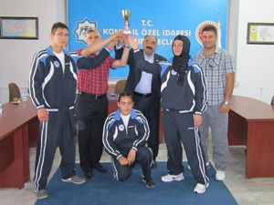 Kick boksun şampiyonu Özel İdare