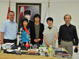 Japon sanatçıdan Başkan Oğula ziyaret