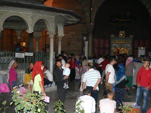 Mevlana Müzesi dolup taştı