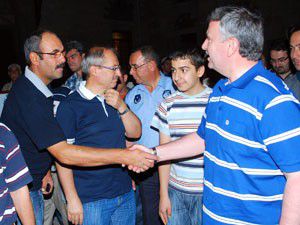 Akyürek kandili vatandaşlarla kutladı