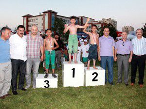 Selçukluda güreş şampiyonası yapıldı