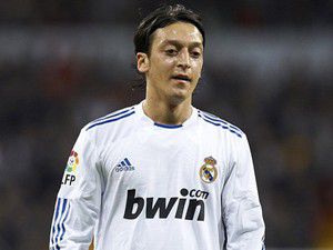 Özil Türkiyeden tuttuğu takımı açıkladı