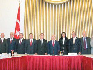 Kamuda başörtüsü yasağı çözülecek mi?