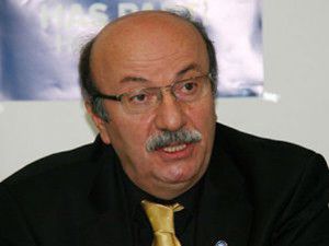 Mehmet Bekaroğlu istifa etti
