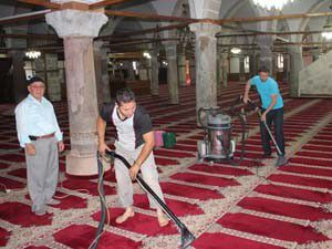 Ereğlide camiler Ramazana hazırlanıyor