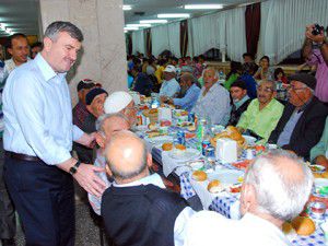 Kimsesizler iftarda buluştu