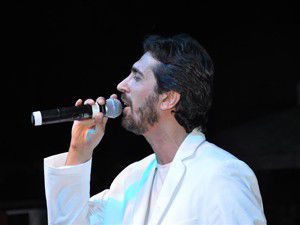 Umut Mürare sahne aldı