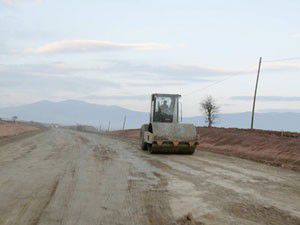 Hüyükte yol sevinci