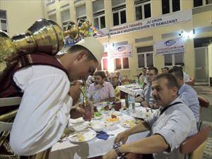 Kimse Yok mu, Balkan ülkelerinde iftar yaptı