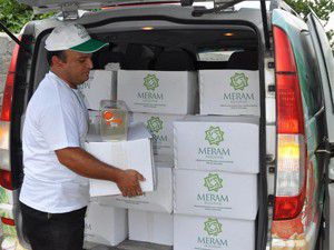 Hedef 10 bin paket yardım