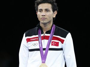 Olimpiyatlarda ilk altın madalya geldi