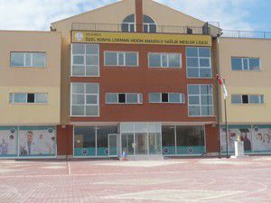 Sağlık Meslek Lisesi büyük ilgi görüyor