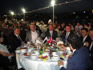Başbakandan Mehir Vakfına anlamlı ödül