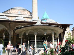 Yerli turistler Mevlana Müzesine rehber istiyor