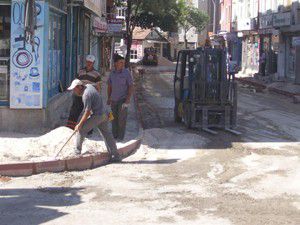 Karatayda parke bordür kaplama çalışmaları