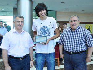 1000. kayıt yaptırana tablet ödülü