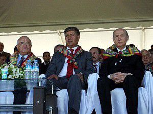 Çiçekten Bahçeliye davet
