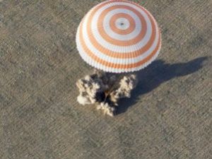 Astronotlar Dünyaya Döndü