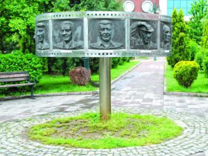 Akşehir Belediyesinden karikatürist büstleri
