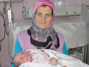 44 Yaşında 12 Çocuk Doğurdu