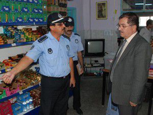 Zabıta ekiplerinden okul kantinlerine denetleme