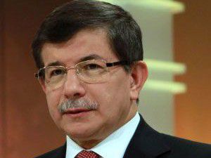 Davutoğlu gazetecilerin sorularını yanıtladı