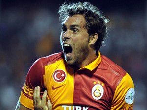 Galatasarayda Elmander şoku