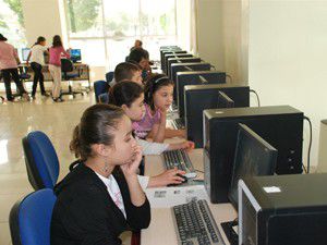 Karatayda İnternet Evine yoğun ilgi