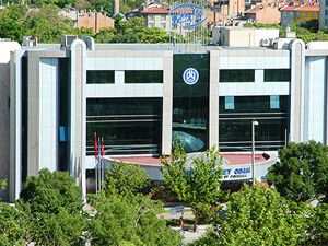 Her şeyden önce erdeme ihtiyacımız var