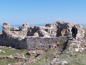 Tarihi sarayda cam buluntular çıktı