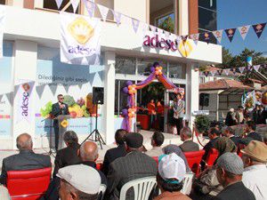 Adesenin Çumradaki ikinci marketi açıldı