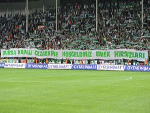 Bursada F.Bahçelileri kızdıran pankart