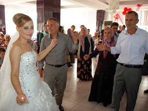 Damat düğününe yetişemeyince...