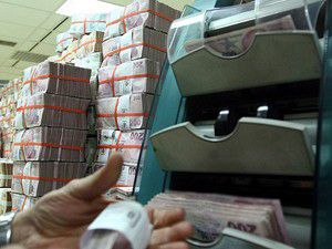 Kesenin ağzını açtı