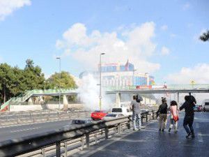 Metrobüs yolunda ses bombası patlatıldı