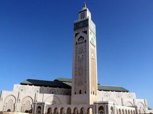 Dünyanın en uzun minareli camisi