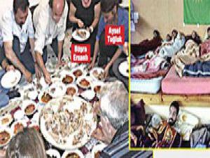 Biz kuzu kebabına siz ölüm orucuna