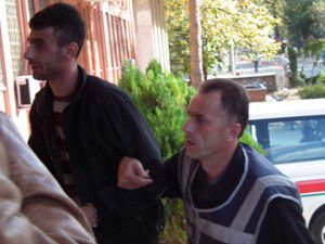 Uyuşturucu satıcısı polise yakalandı